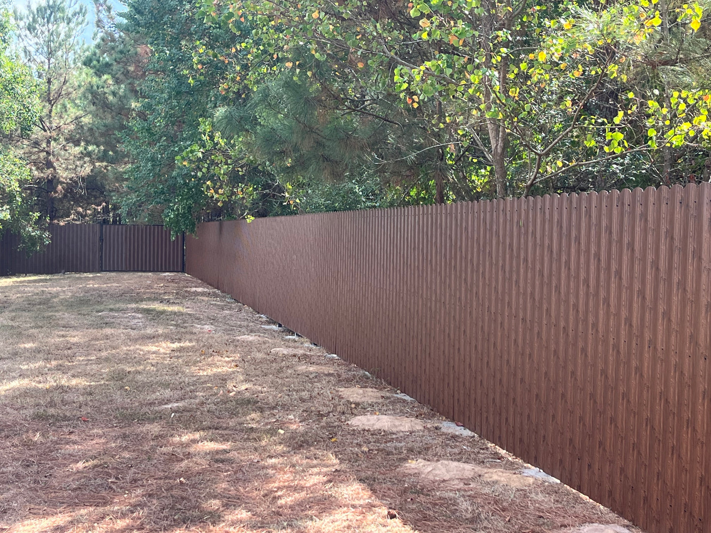 Dura Fence Dark Wood Pattern 6 in. x 6 ft.