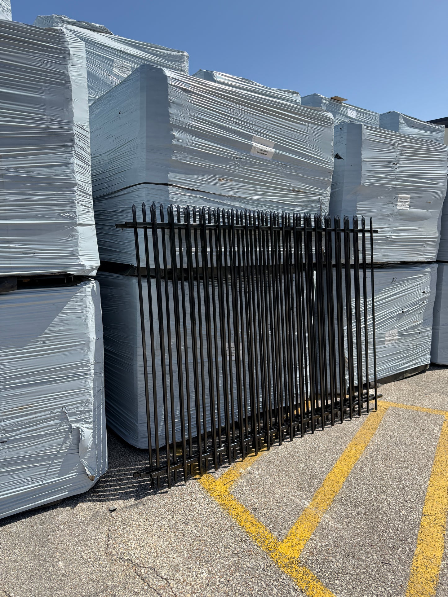 2 Rail Metal Fence Pressed Point Powder Coated Pickets 5/8