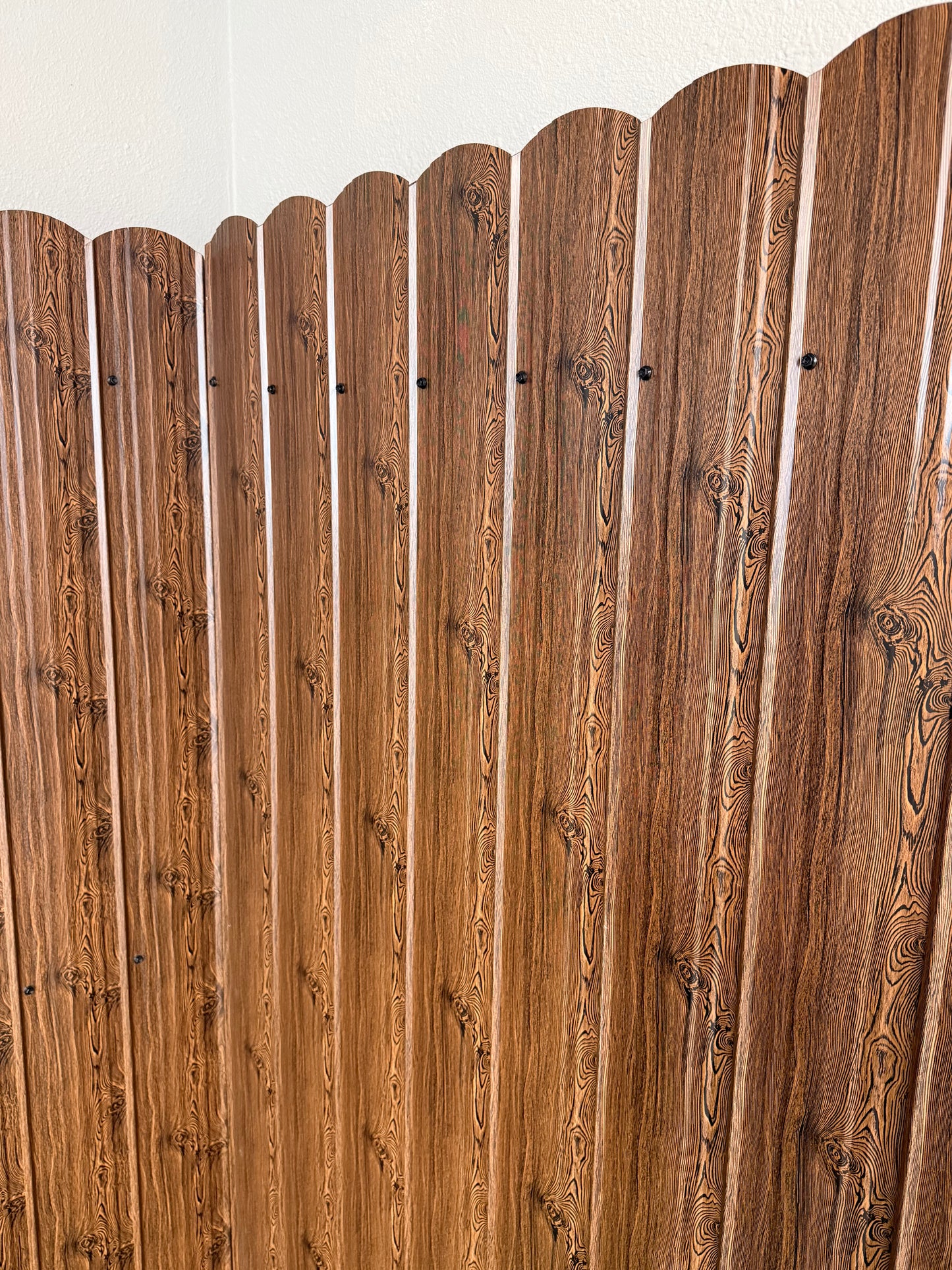 Dura Fence Dark Wood Pattern